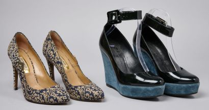 BARBARA BUI, PINKO
PAIRE DE SANDALES en cuir...