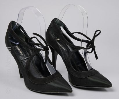 GIORGIO ARMANI
PAIRE D'ESCARPINS en nylon...