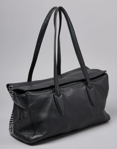 MAX MARA
SAC en buffle noir, poche zippée...