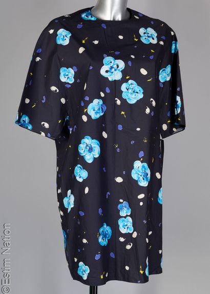 MARNI (2019)
Navy cotton poplin raglan armhole...