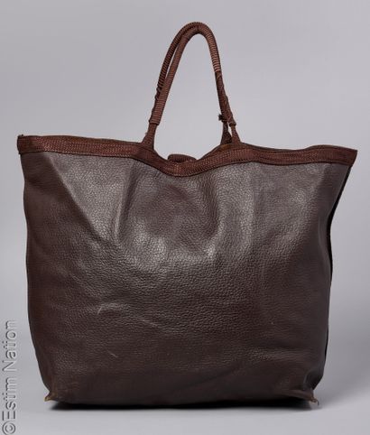 YVES SAINT LAURENT
CABAS in signed chocolate...