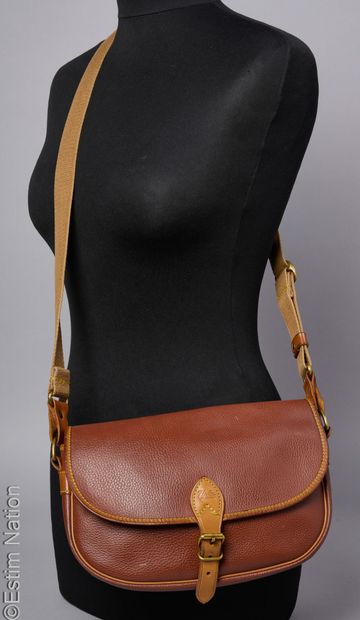 UPLA VINTAGE
BESACE in grained leather lined...