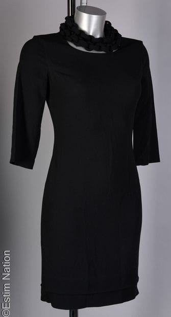 DIANE VON FURSTENBERG
ROBE près du corps...