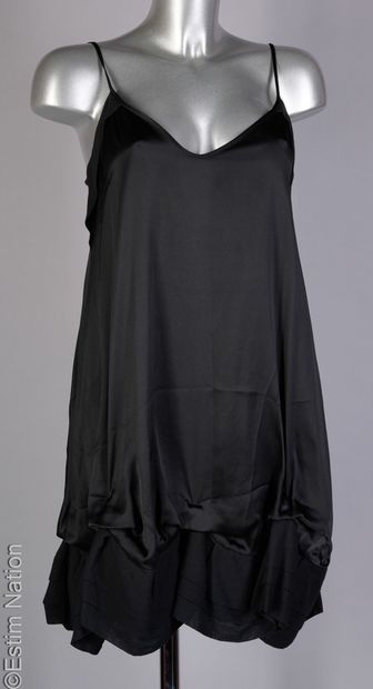 MAJE
ROBE à bretelles en satin de soie et...