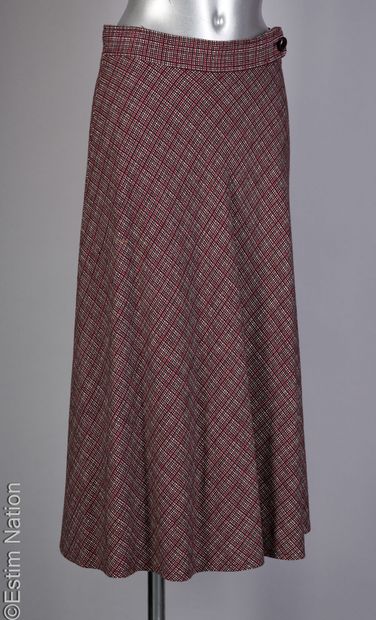 ARMAND VENTILO
Three-piece set in woven wool...