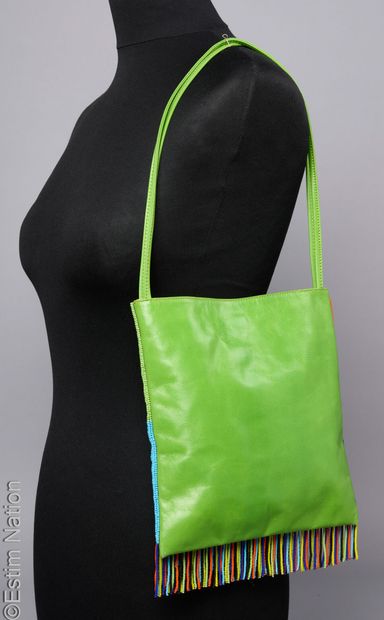 MOSCHINO VINTAGE
PETIT SAC en cuir vert et...