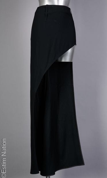 BARBARA BUI (WINTER 2016 SHOW)
Evening skirt...