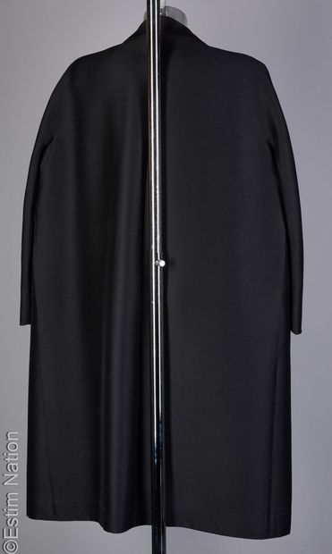 ANONYMOUS (1959)
Even coat in black wool...