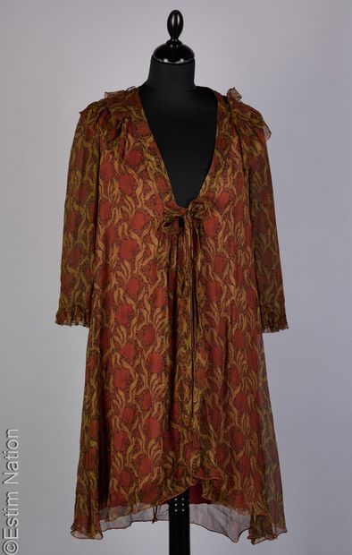 BURBERRY
ROBE en jersey terre de sienne rehaussée...