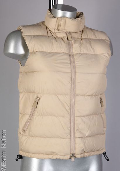 ASPESI, TRUSSARDI
DOUDOUNE sans manches en...