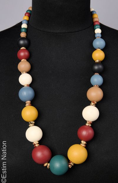 NECKLACE
Necklace made of painted wooden...
