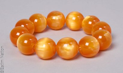 BRACELET 
Bracelet extensible composé de...