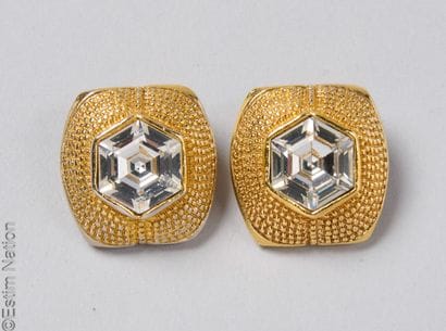 CHANEL CIRCA 1970/80
PAIRE DE CLIPS D'OREILLES...