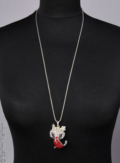 NECKLACE 
Metal long necklace composed of...