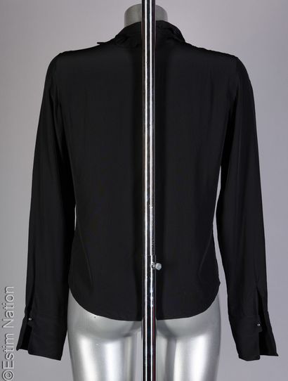 CHANEL (COLLECTION AUTOMNE-HIVER 2009/10)
BLOUSE...