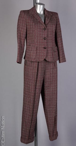 ARMAND VENTILO
Three-piece set in woven wool...