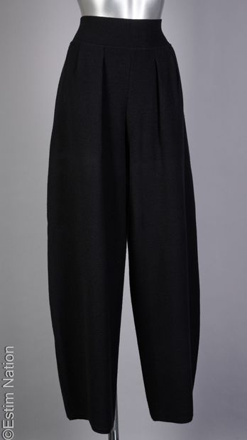 BURBERRY LONDON, SONIA RYKIEL
Black cashmere...