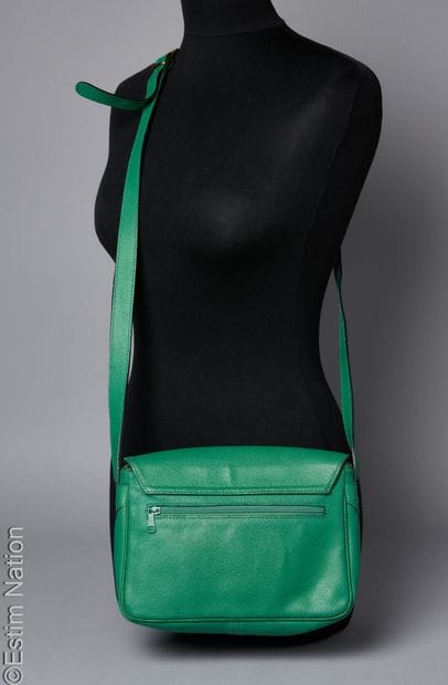 JACQUES ESTEREL VINTAGE
SAC en cuir grainé...
