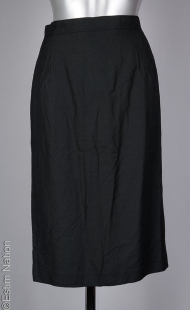 GUY LAROCHE (MANQUE GRIFFE), ANONYME
TUNIQUE...