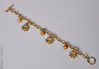 BRACELET 
Bracelet en métal doré à maille...