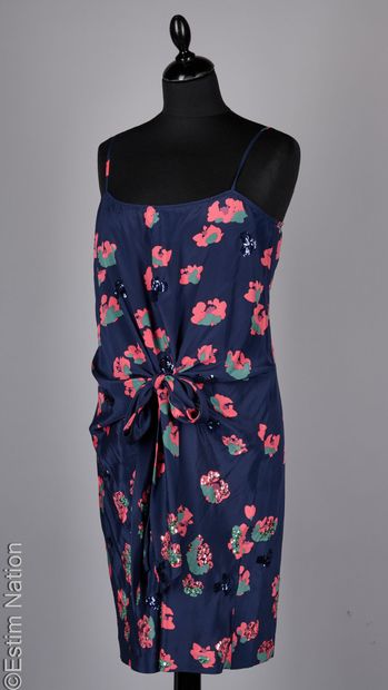 DKNY
Dress in navy silk printed with a pink...