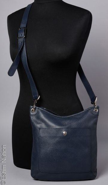 LONGCHAMP
BESACE in navy blue grained leather,...
