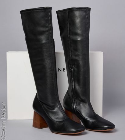 CELINE PAR PHOEBE PHILO
PAIRE DE BOTTES en...