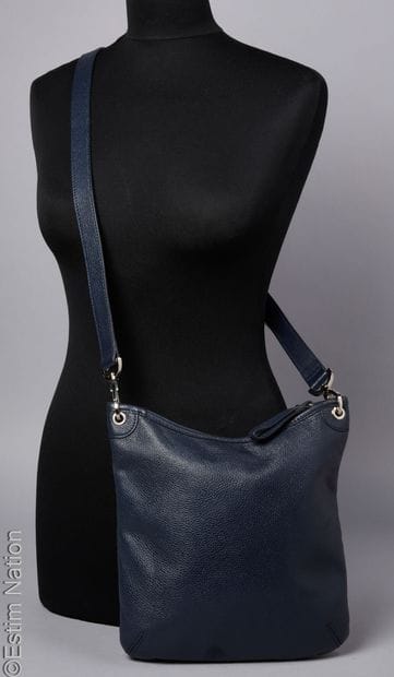 LONGCHAMP
BESACE in navy blue grained leather,...