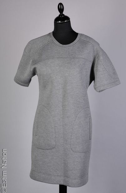 CARVEN, RED VALENTINO
ROBE façon sweater...