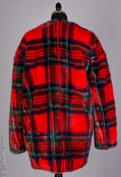 JAKKE
Coat in tartan faux fur, hooks, two...