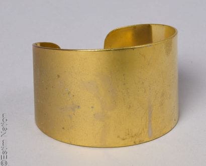 BRACELET
Bracelet manchette ouvert en cuivre...