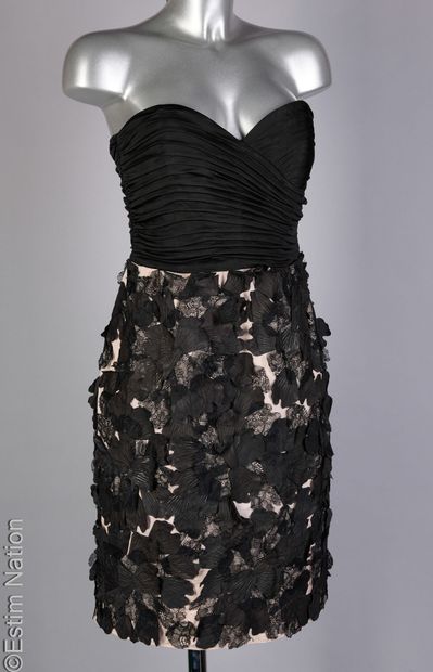 BCBG MAXAZRIA
DEUX ROBES bustier : la première...