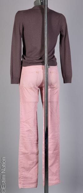ETOILE ISABEL MARANT, MARNI
PANTALON en velours...