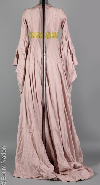 COSTUME D' OPERA
ROBE d'apparat en lainage...