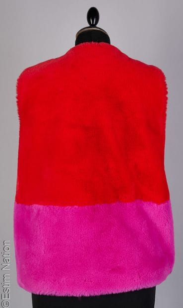 SUNCOO
Sleeveless jacket in red and purple...