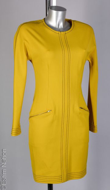 SPAZIO CIRCA 1990
Close-fitting wool and...
