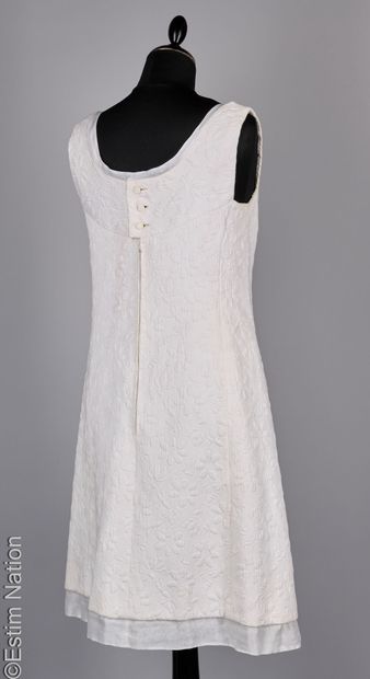 ANONYME DANS LE GOUT DE COURREGES
ROBE en...