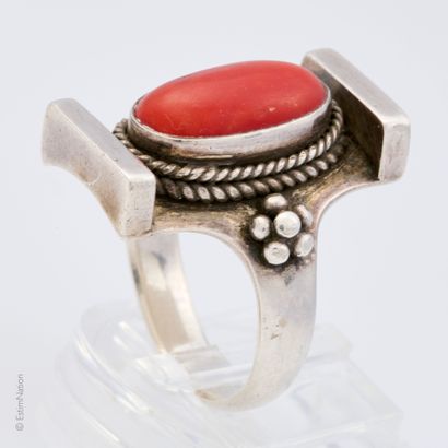 ANONYME
BAGUE en argent 800/°° et pierre...
