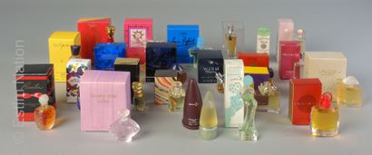 FLACONS MINIATURES 
Ensemble de flacons miniatures...