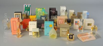FLACONS MINIATURES 
Ensemble de flacons miniatures...