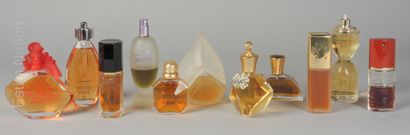 FLACONS DE PARFUM 6 DIVERS 
Ensemble de flacons...