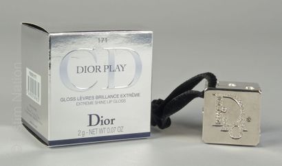 DIOR
DIOR
Dior Play
Charm en métal argenté...