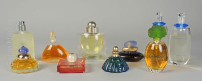 FLACONS DE PARFUM - DIVERS 
Ensemble de flacons...
