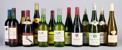 DIVERS
25 bouteilles : 2 Montlouis 1990 Sec,...