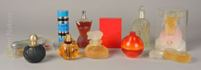 FLACONS DE PARFUM - DIVERS 
Ensemble de flacons...