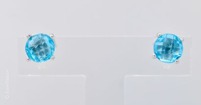 BOUCLES D'OREILLES TOPAZES
Paire de boutons...