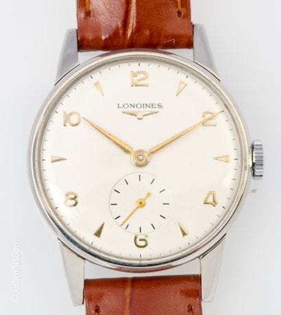 LONGINES 

Bracelet montre en acier, boitier...