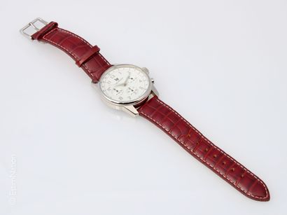LIP 
Ensemble de deux montres LIP : 
- modèle...