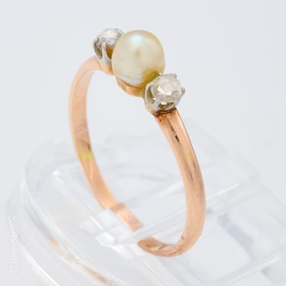 BAGUE OR PLATINE ET PERLES
Bague en or jaune...
