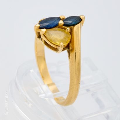 BAGUE OR JAUNE CITRINE ET SAPHIRS
Bague en...